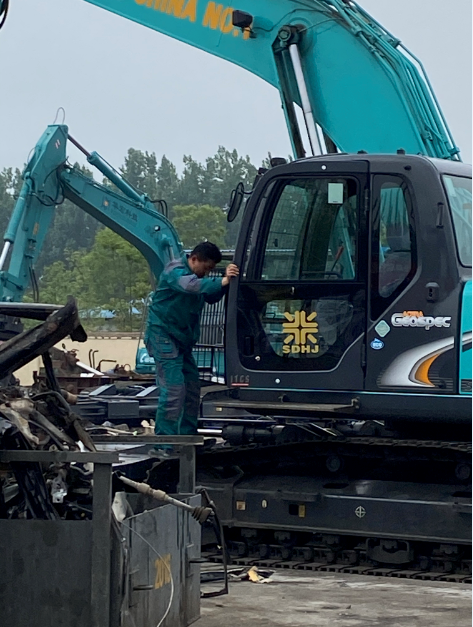 株洲市奇跡報(bào)廢汽車回收拆解有限責(zé)任公司,株洲報(bào)廢汽車回收,株洲農(nóng)機(jī)報(bào)廢回收,廢舊金屬回收